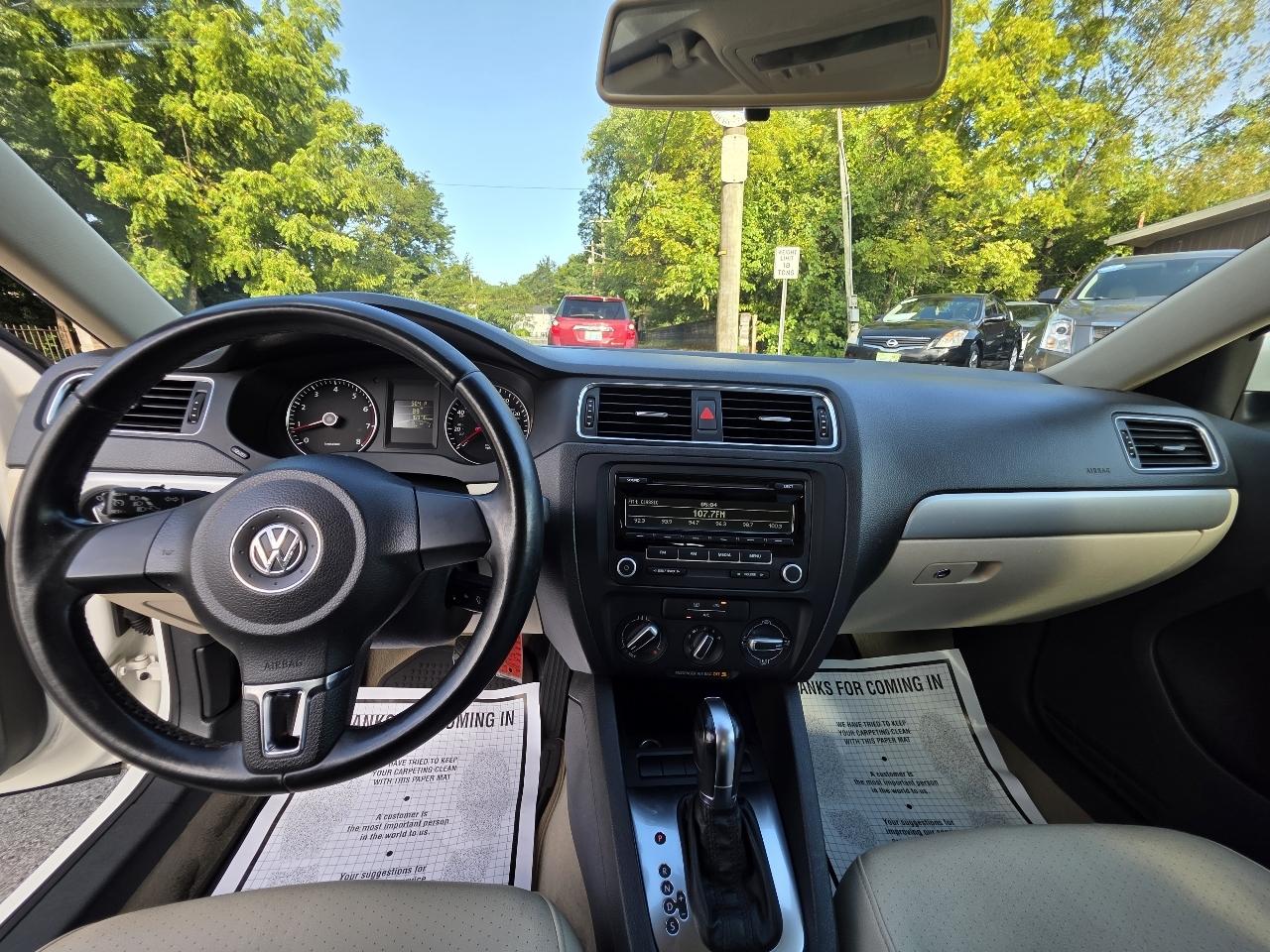Volkswagen Jetta SE 2013