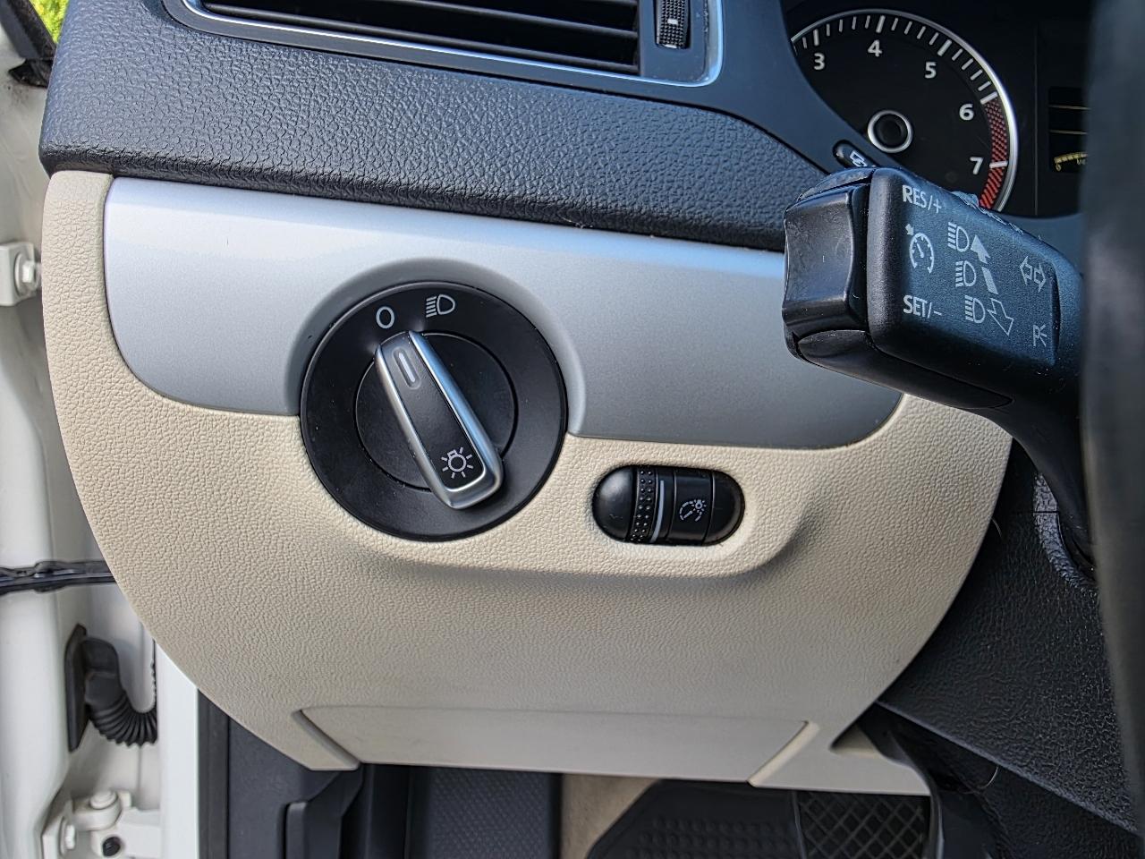 Volkswagen Jetta SE 2013