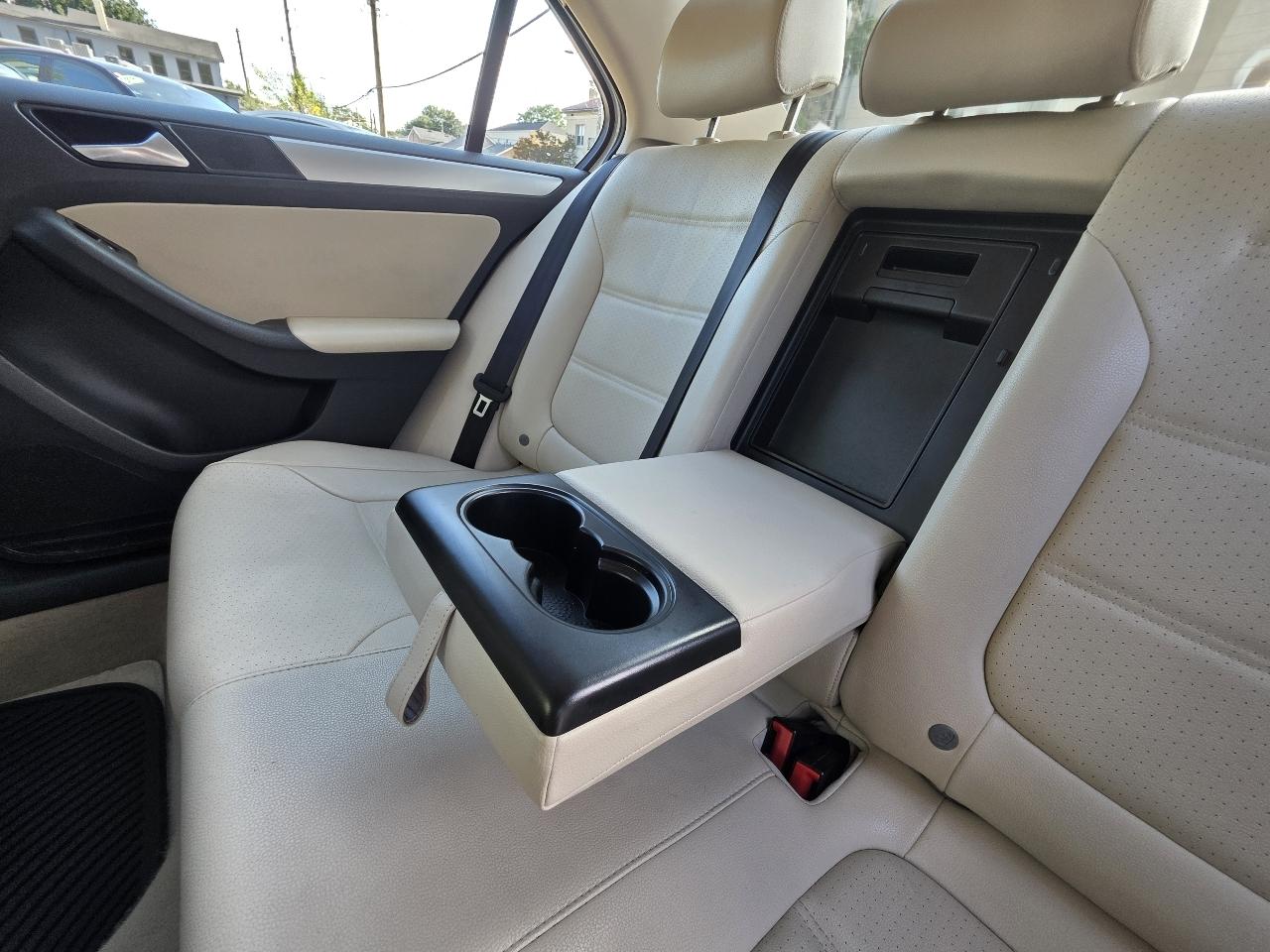 Volkswagen Jetta SE 2013