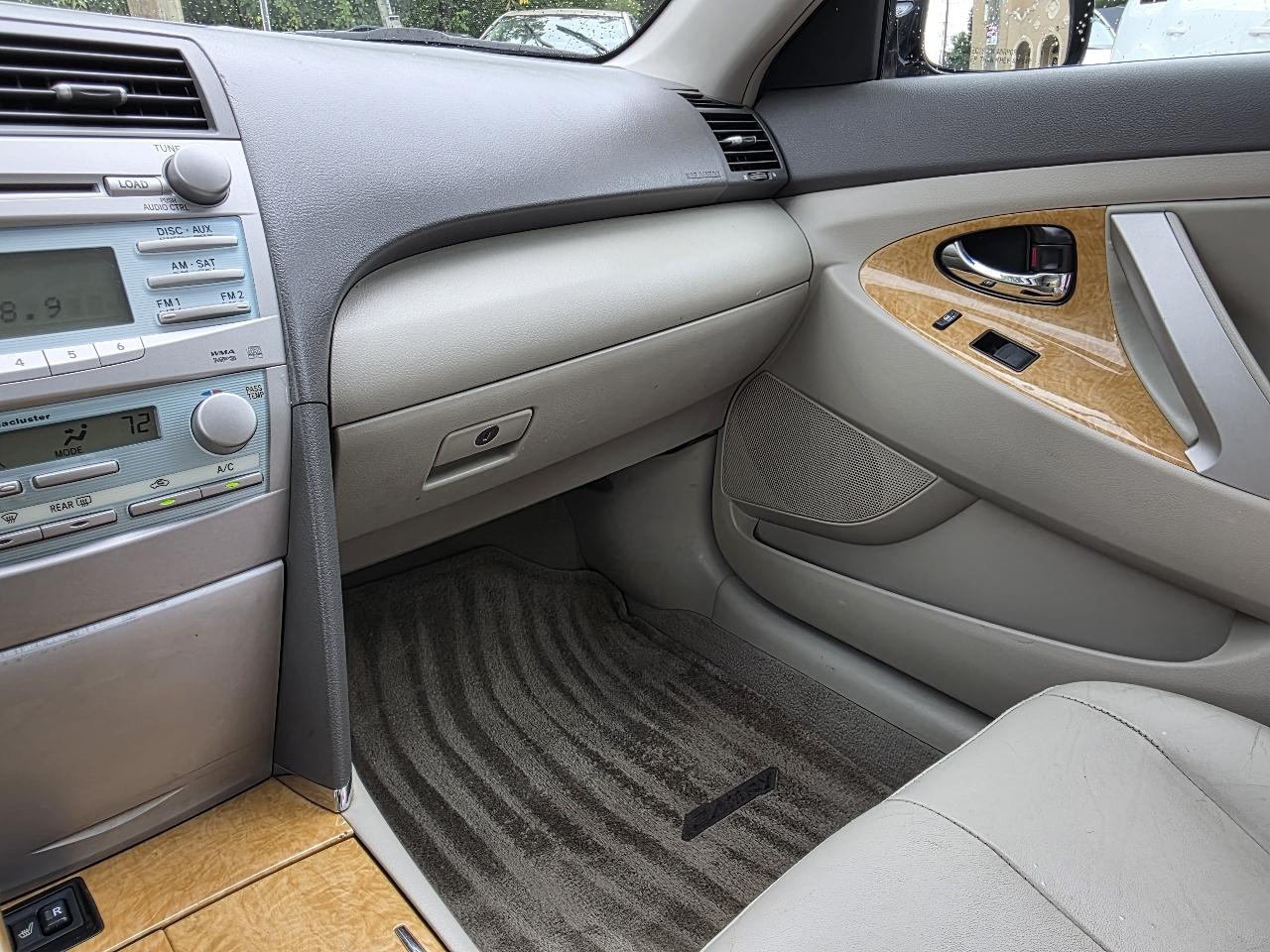 Toyota Camry XLE 4D Sedan 2007