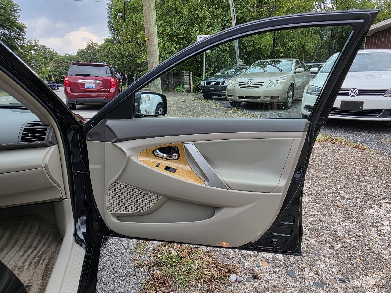 Toyota Camry XLE 4D Sedan 2007