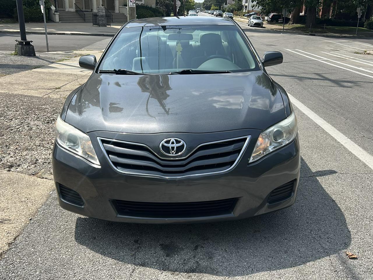 Toyota Camry Base 6-Spd AT 2011