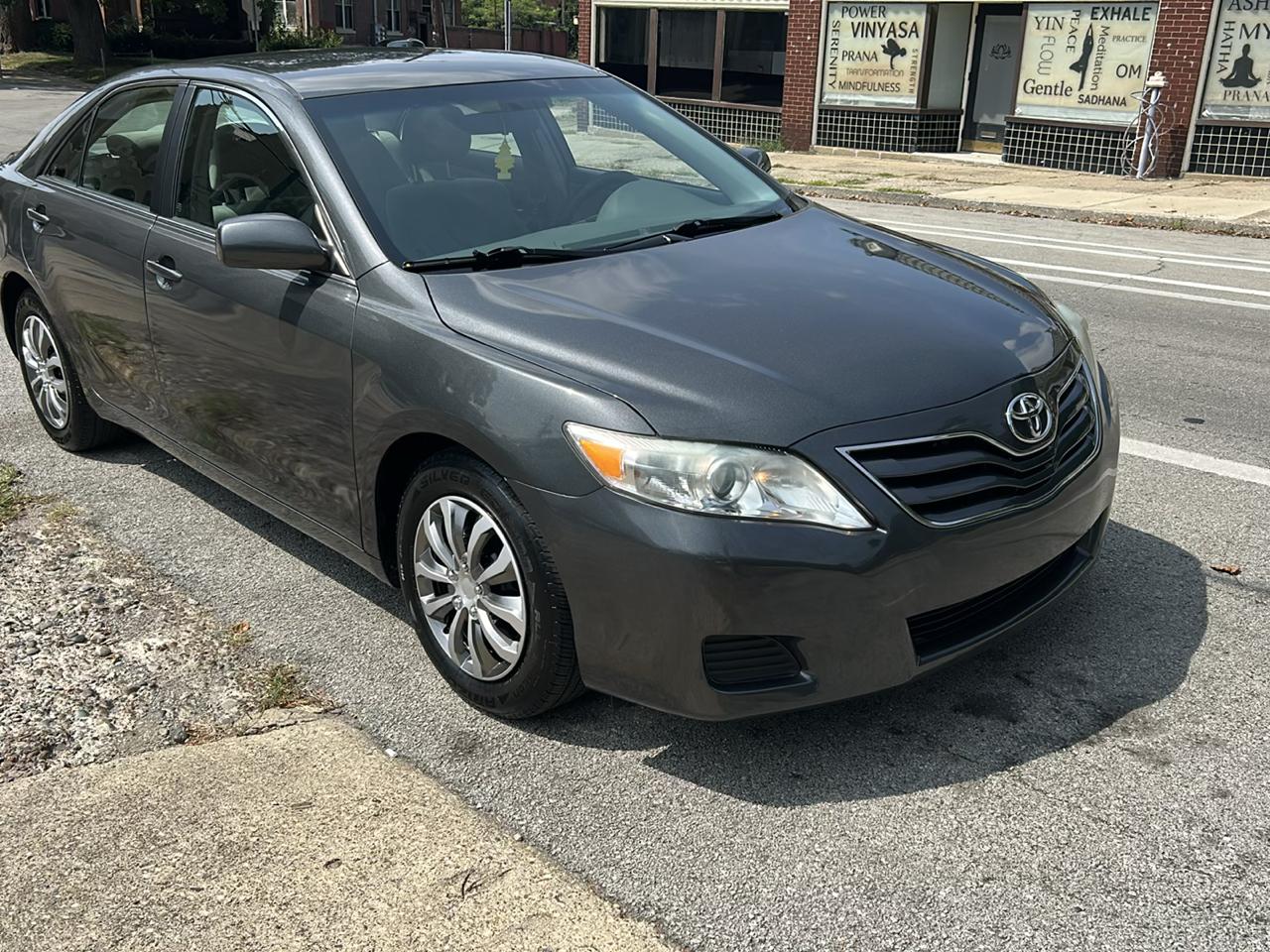 Toyota Camry Base 6-Spd AT 2011