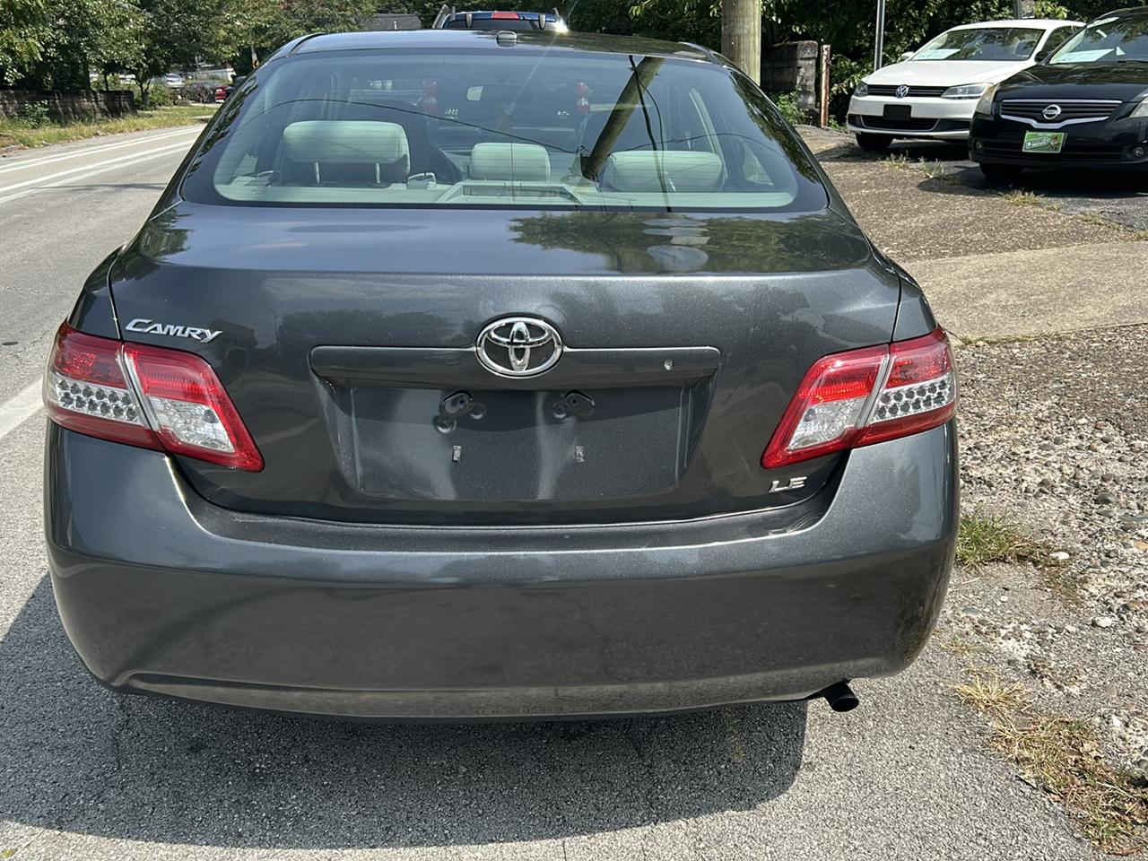 Toyota Camry Base 6-Spd AT 2011