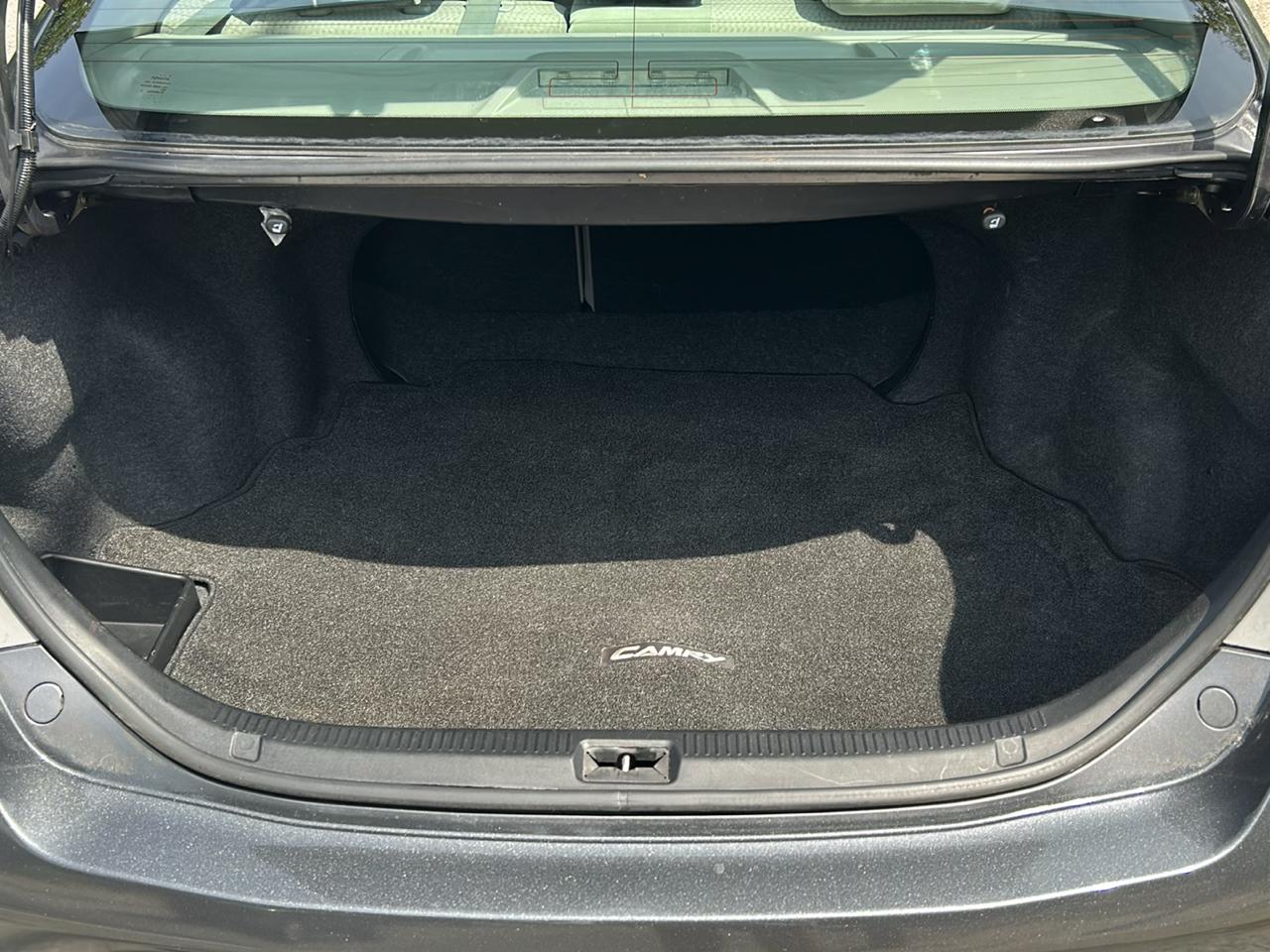 Toyota Camry Base 6-Spd AT 2011