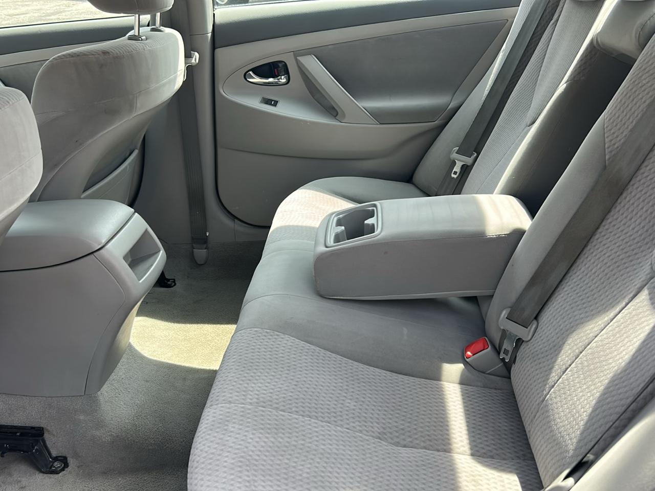 Toyota Camry Base 6-Spd AT 2011