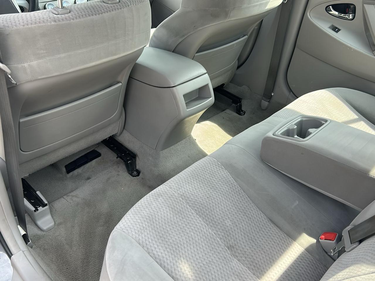 Toyota Camry Base 6-Spd AT 2011