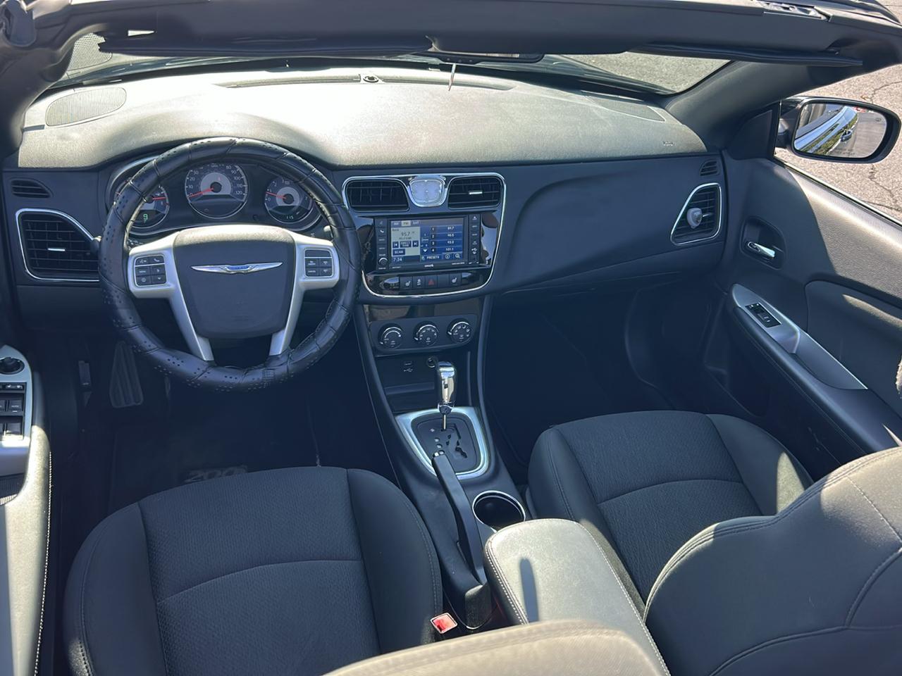 Chrysler 200 Touring Convertible 2012