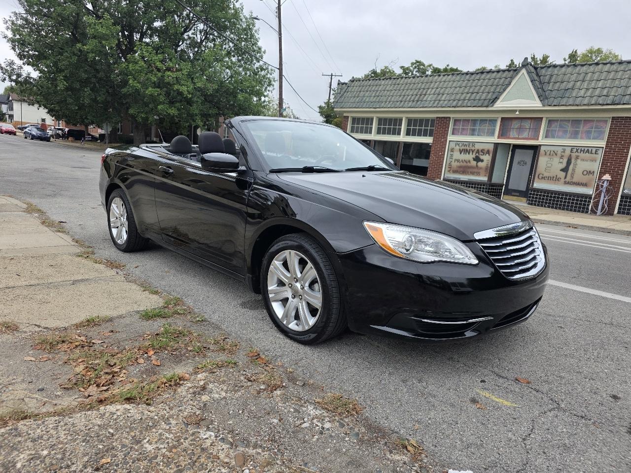 Chrysler 200 photo 13