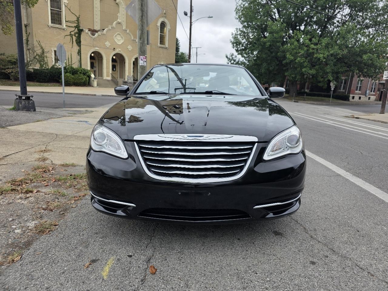 Chrysler 200 photo 15