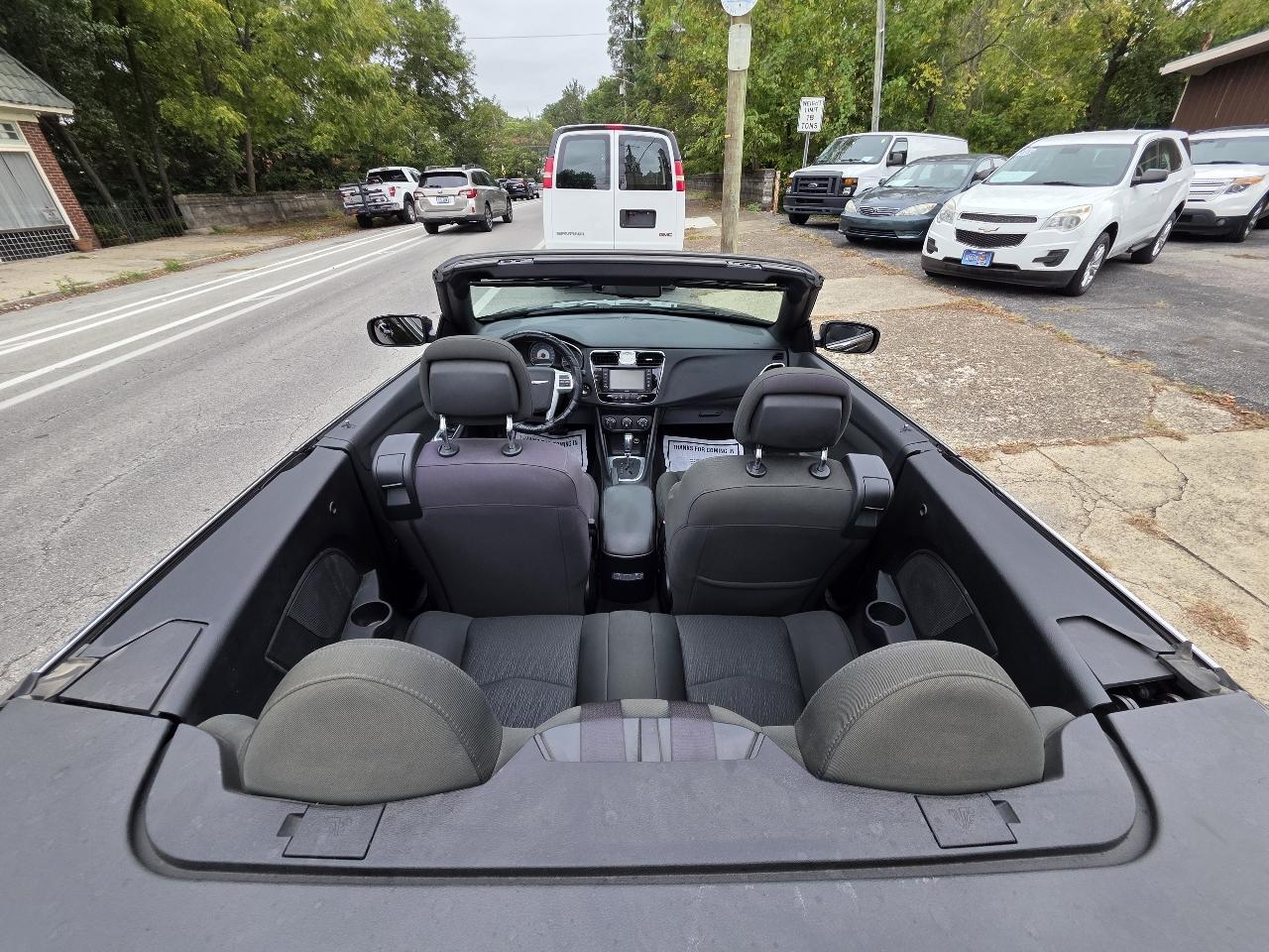 Chrysler 200 photo 32