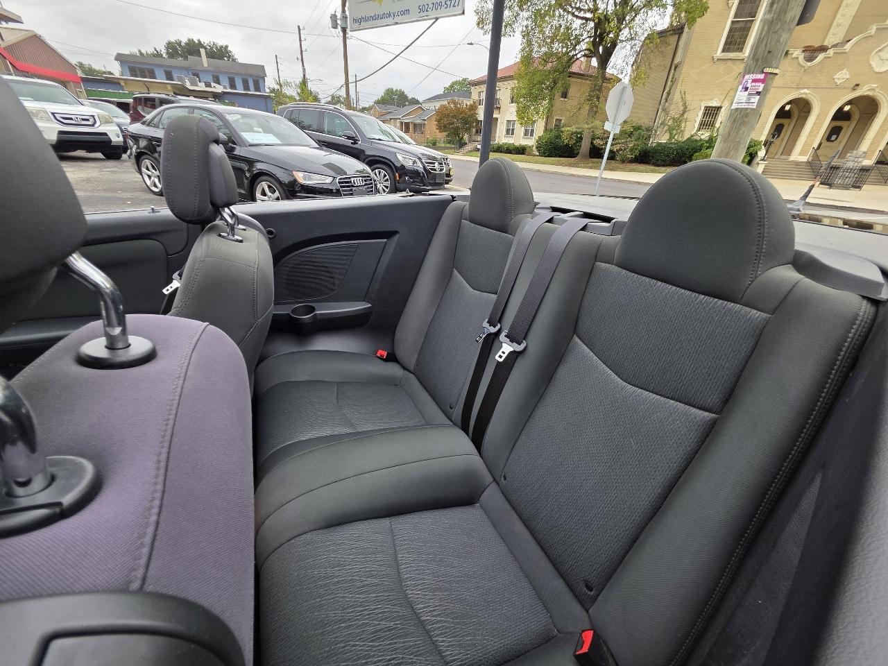 Chrysler 200 photo 36