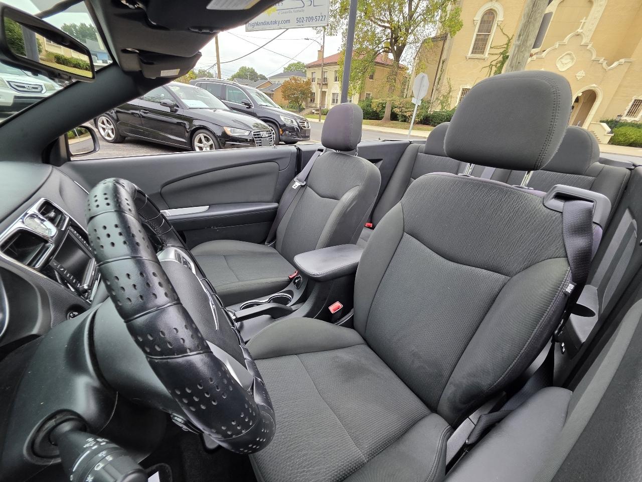 Chrysler 200 photo 18