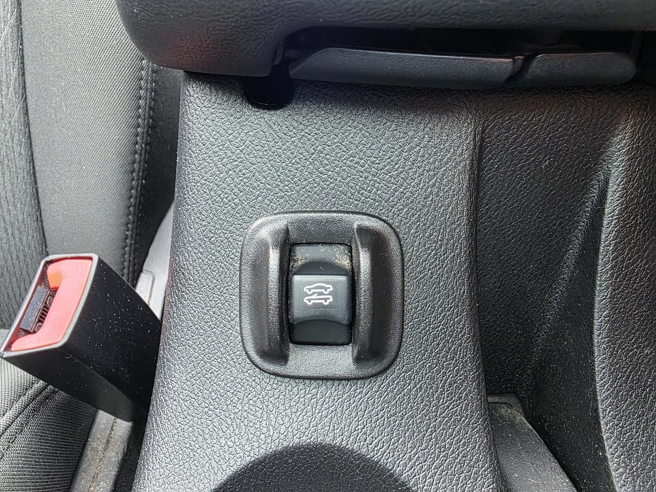 Chrysler 200 photo 27