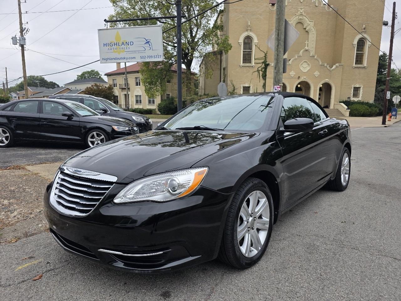 Chrysler 200 photo 2