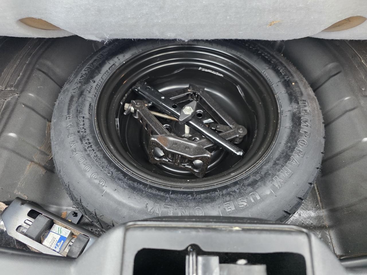 Chrysler 200 photo 39