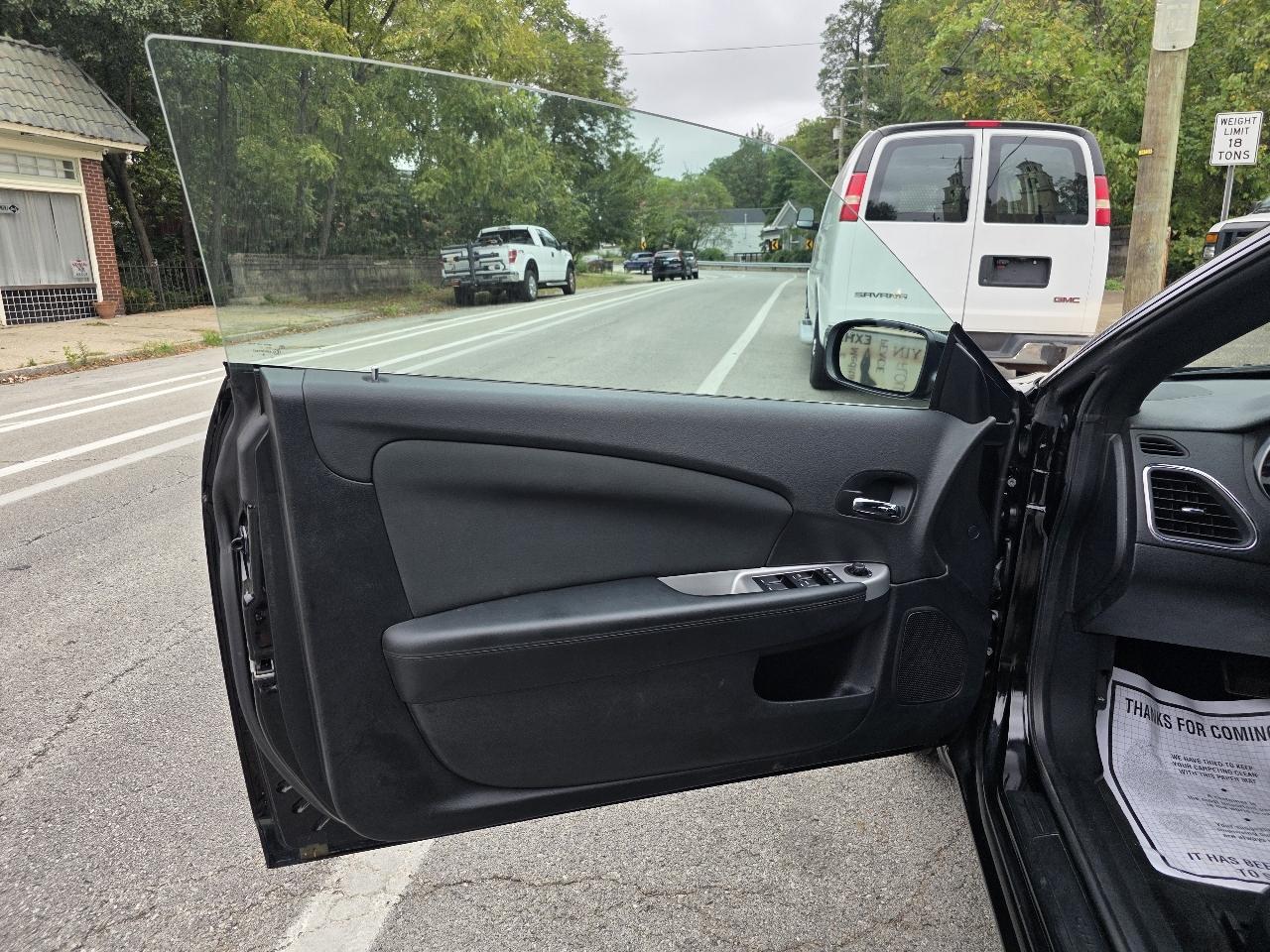 Chrysler 200 photo 17