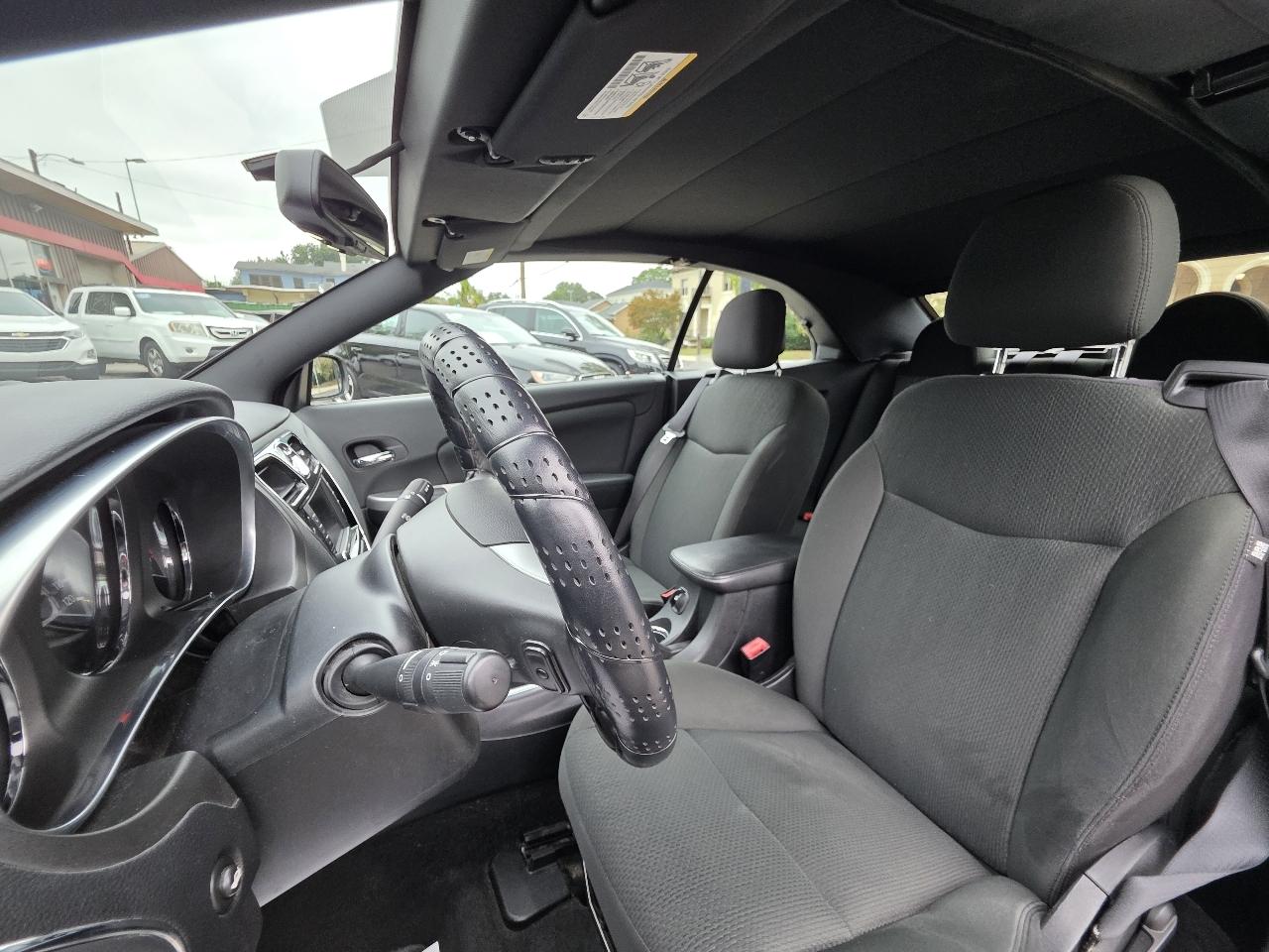 Chrysler 200 photo 19