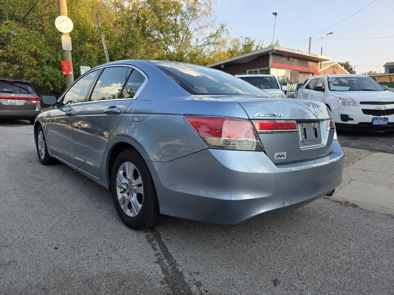 Honda Accord LX-P Sedan AT 2011