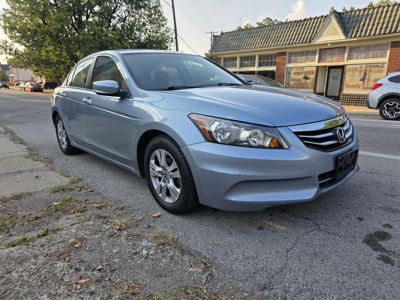 Honda Accord LX-P Sedan AT 2011