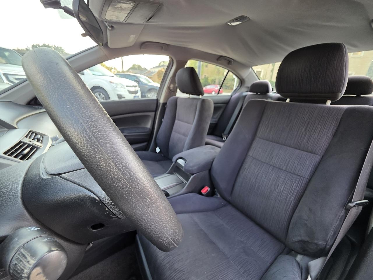 Honda Accord LX-P Sedan AT 2011