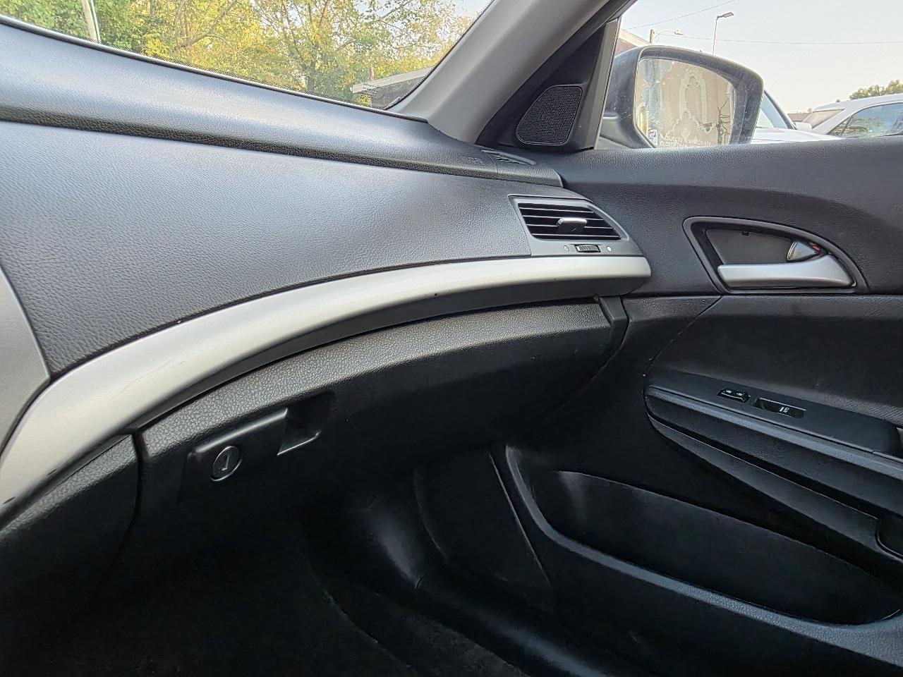 Honda Accord LX-P Sedan AT 2011
