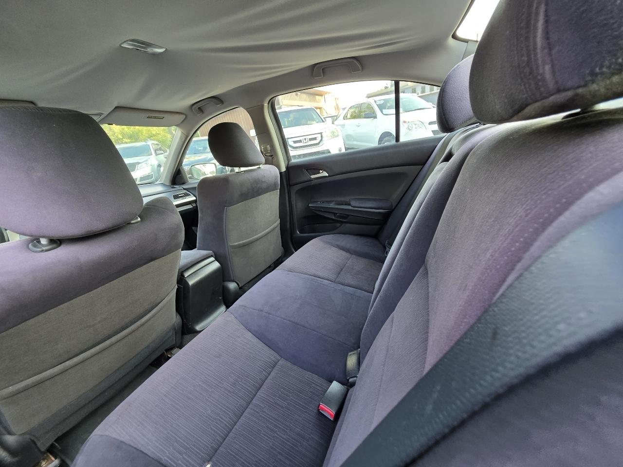 Honda Accord LX-P Sedan AT 2011