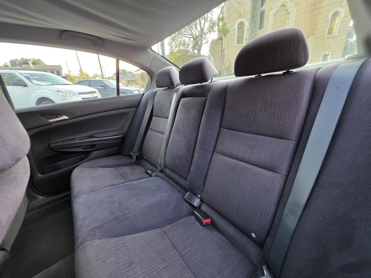 Honda Accord LX-P Sedan AT 2011