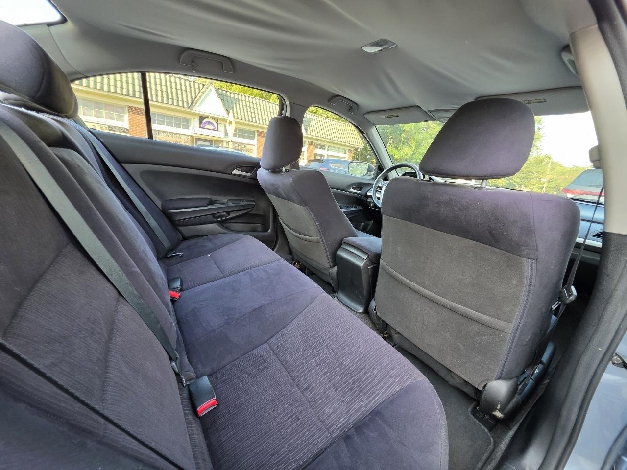 Honda Accord LX-P Sedan AT 2011