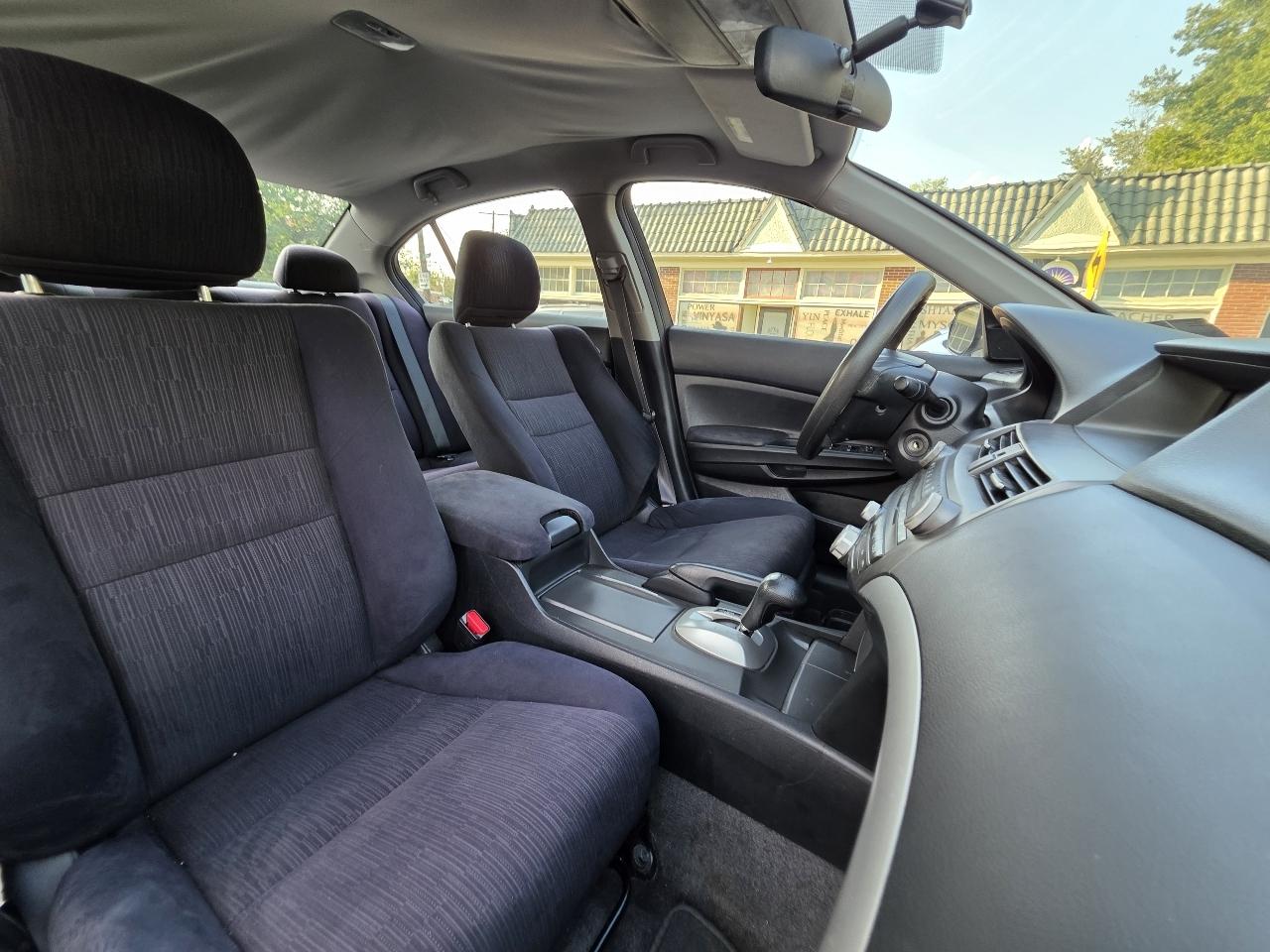 Honda Accord LX-P Sedan AT 2011