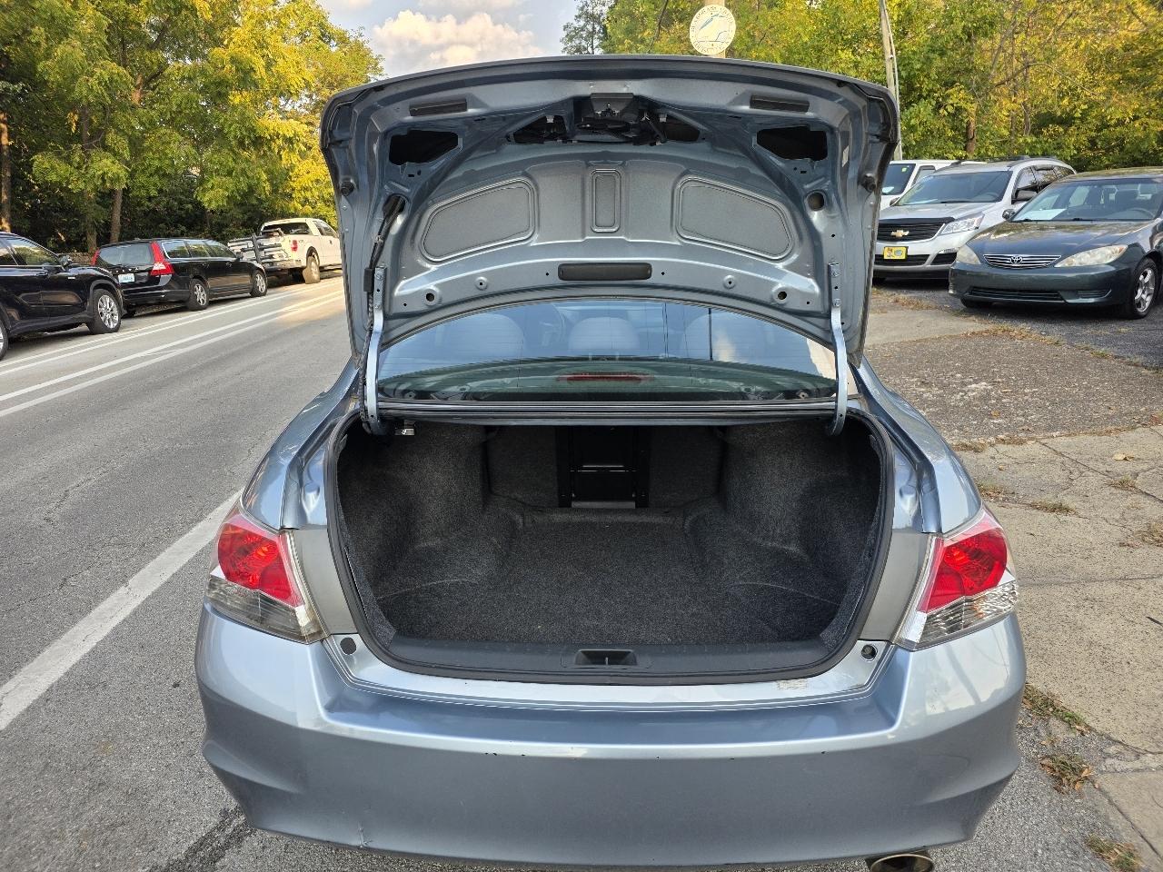 Honda Accord LX-P Sedan AT 2011