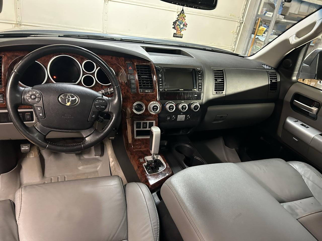 Toyota Sequoia Limited 4WD 2008