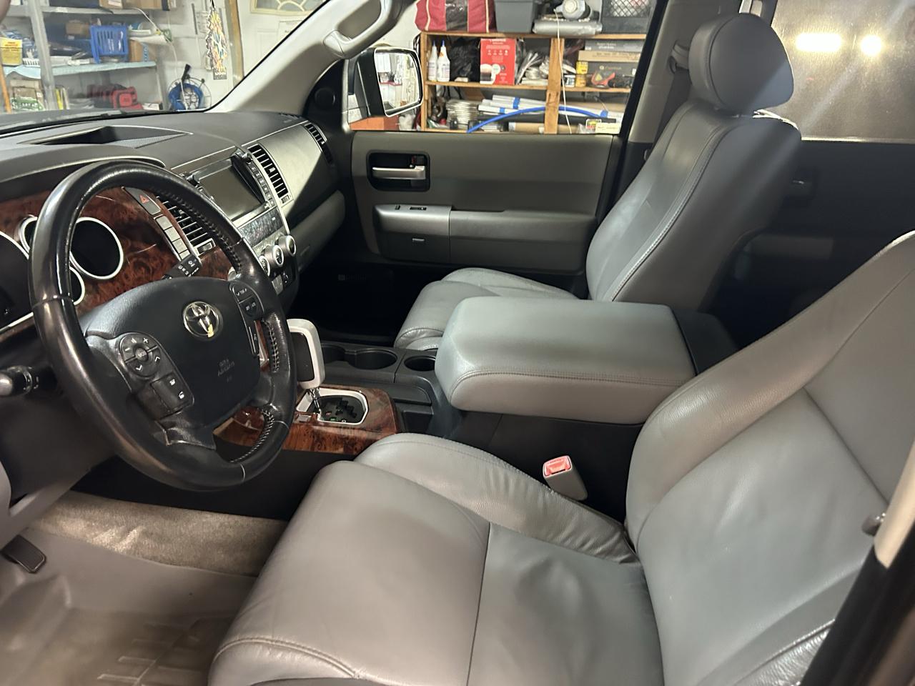 Toyota Sequoia Limited 4WD 2008