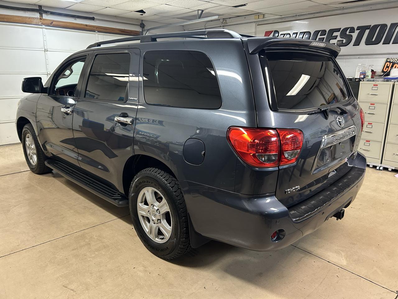 Toyota Sequoia Limited 4WD 2008