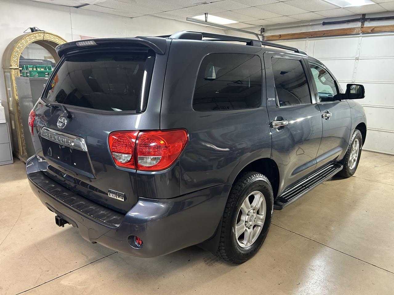 Toyota Sequoia Limited 4WD 2008