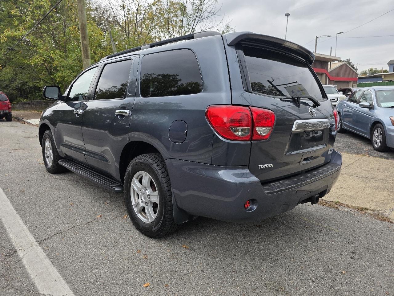 Toyota Sequoia Limited 4WD 2008