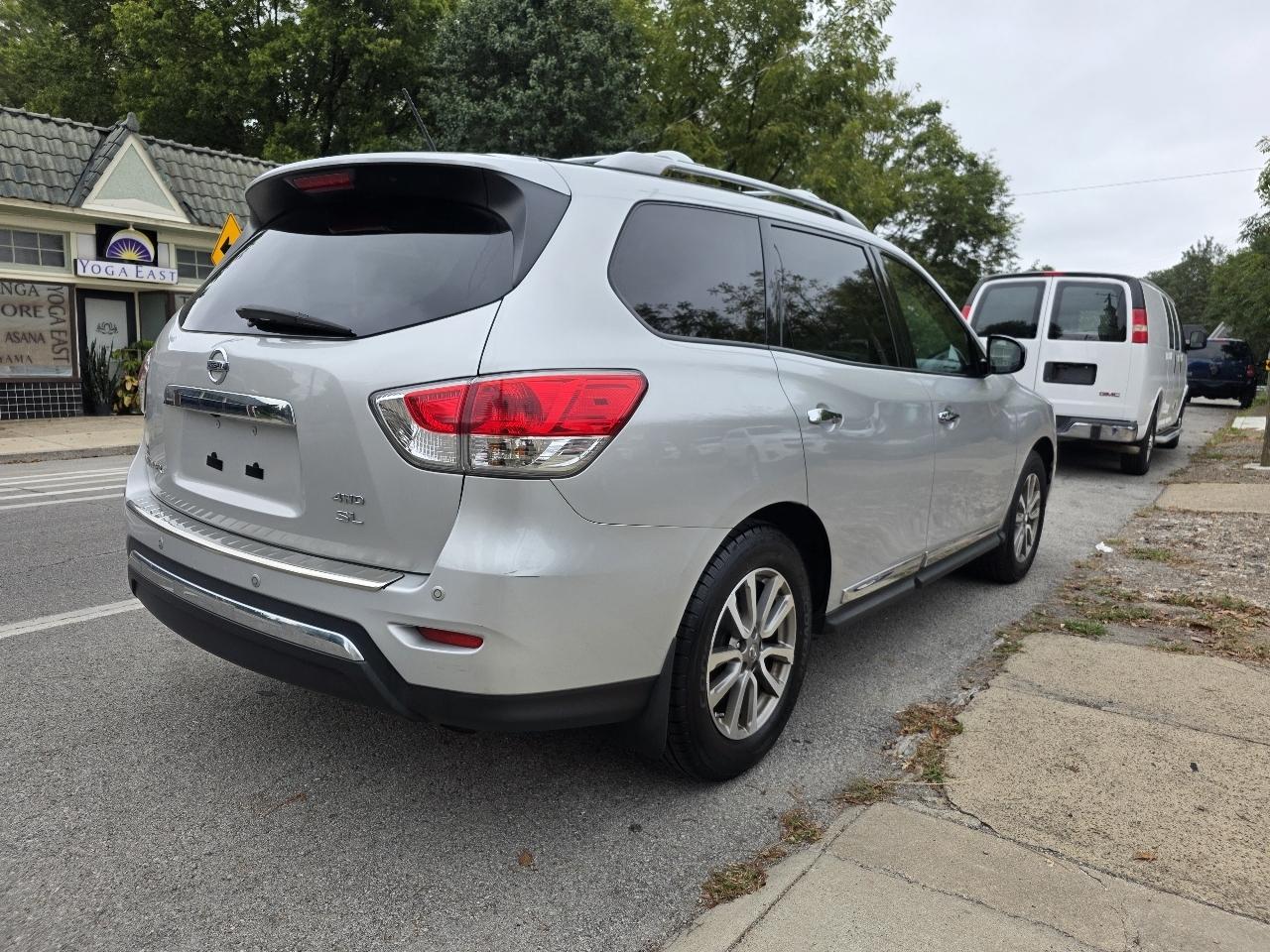 Nissan Pathfinder SL 4D SUV 4WD 2014