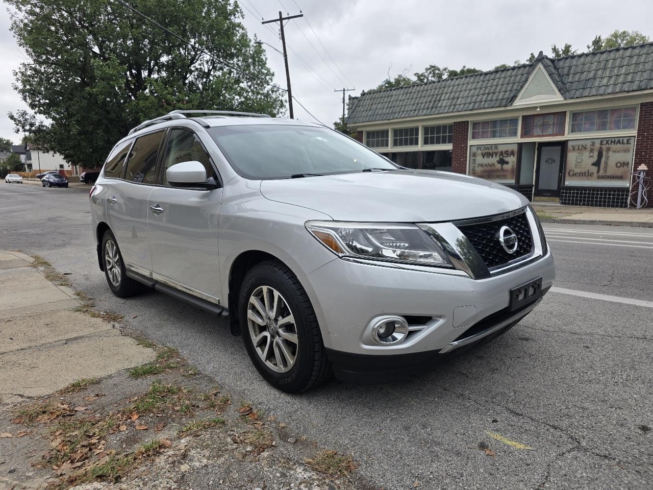 Nissan Pathfinder SL 4D SUV 4WD 2014