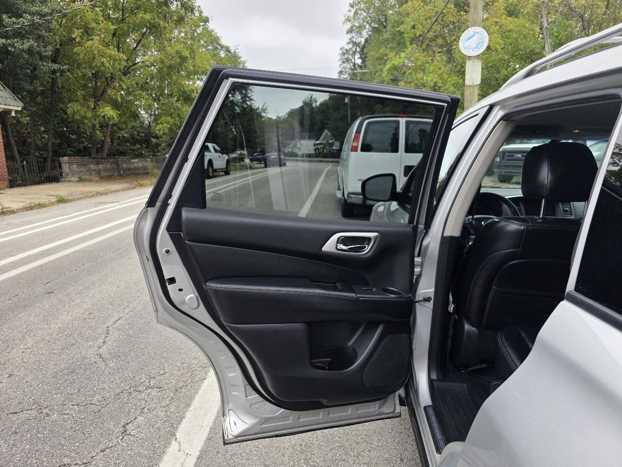 Nissan Pathfinder SL 4D SUV 4WD 2014