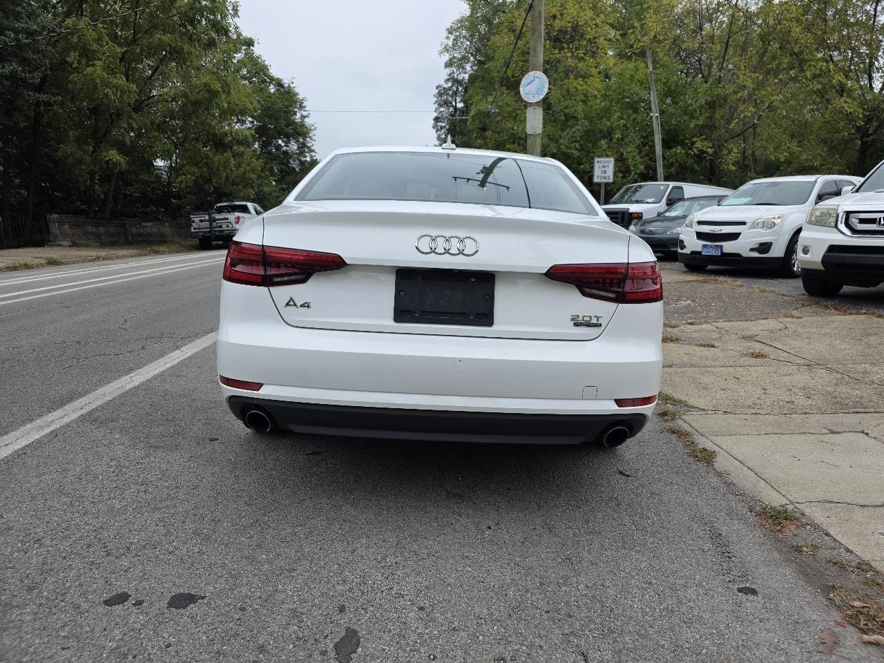 Audi A4 2.0T Premium quattro Sedan 2017