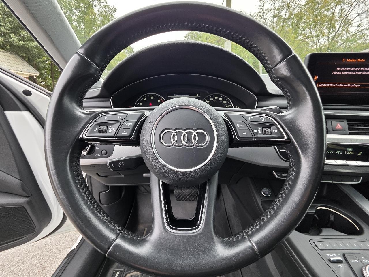 Audi A4 2.0T Premium quattro Sedan 2017