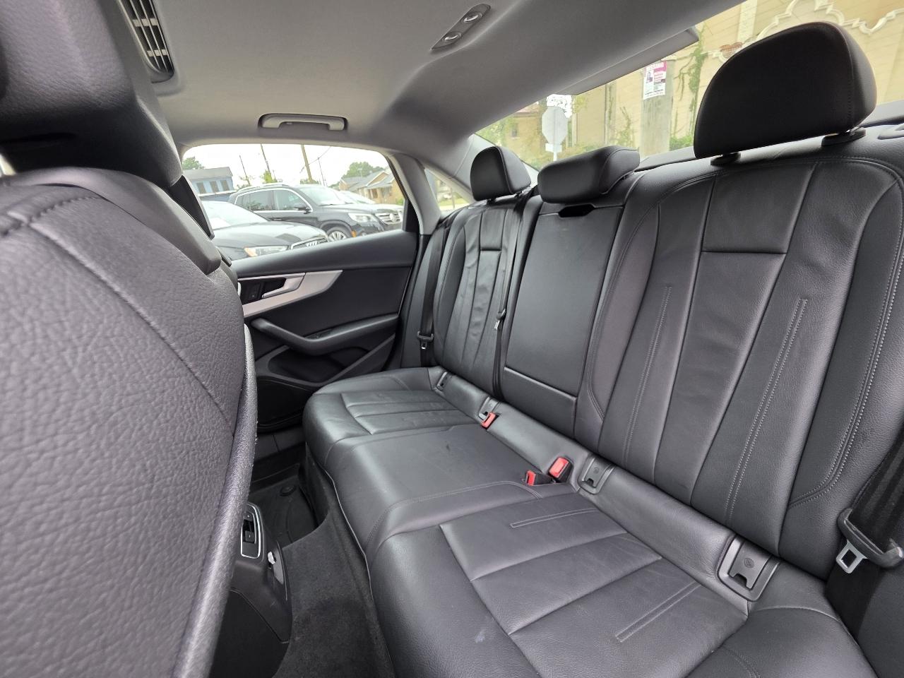 Audi A4 2.0T Premium quattro Sedan 2017