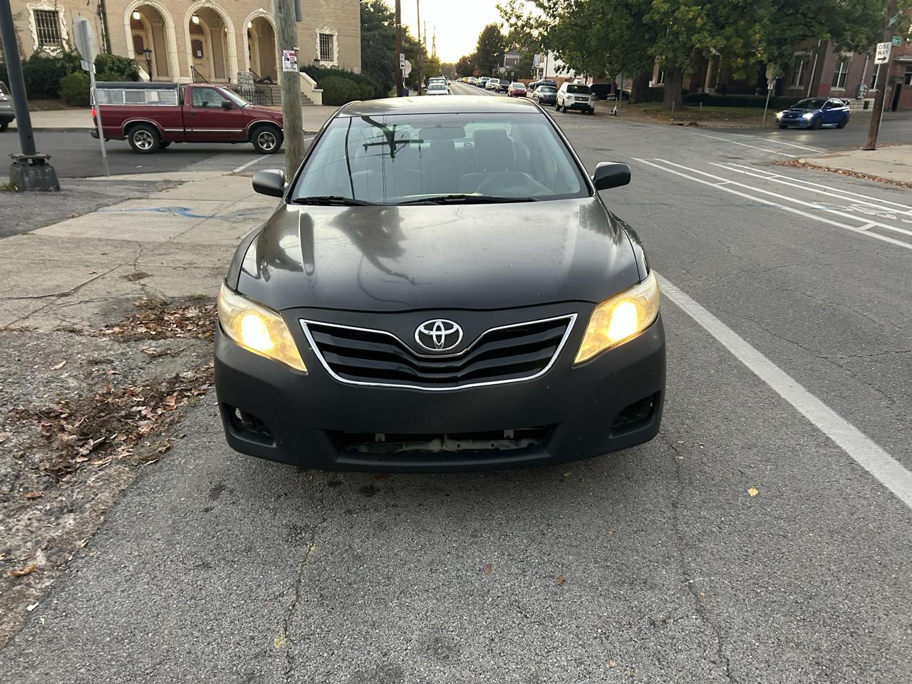 Toyota Camry Base 6-Spd AT 2011