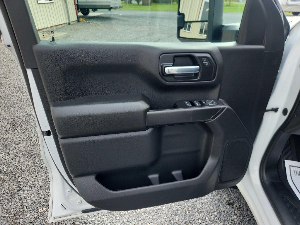 GMC Sierra 1500 Base Crew Cab Short Box 4WD 2021