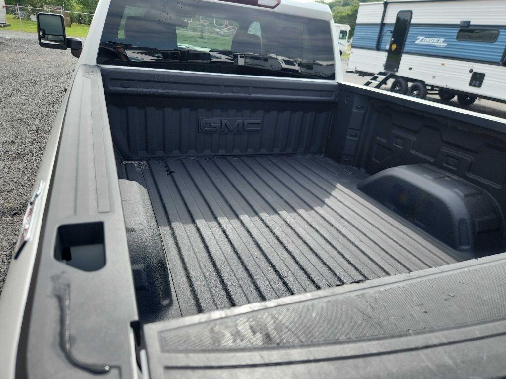 GMC Sierra 1500 Base Crew Cab Short Box 4WD 2021