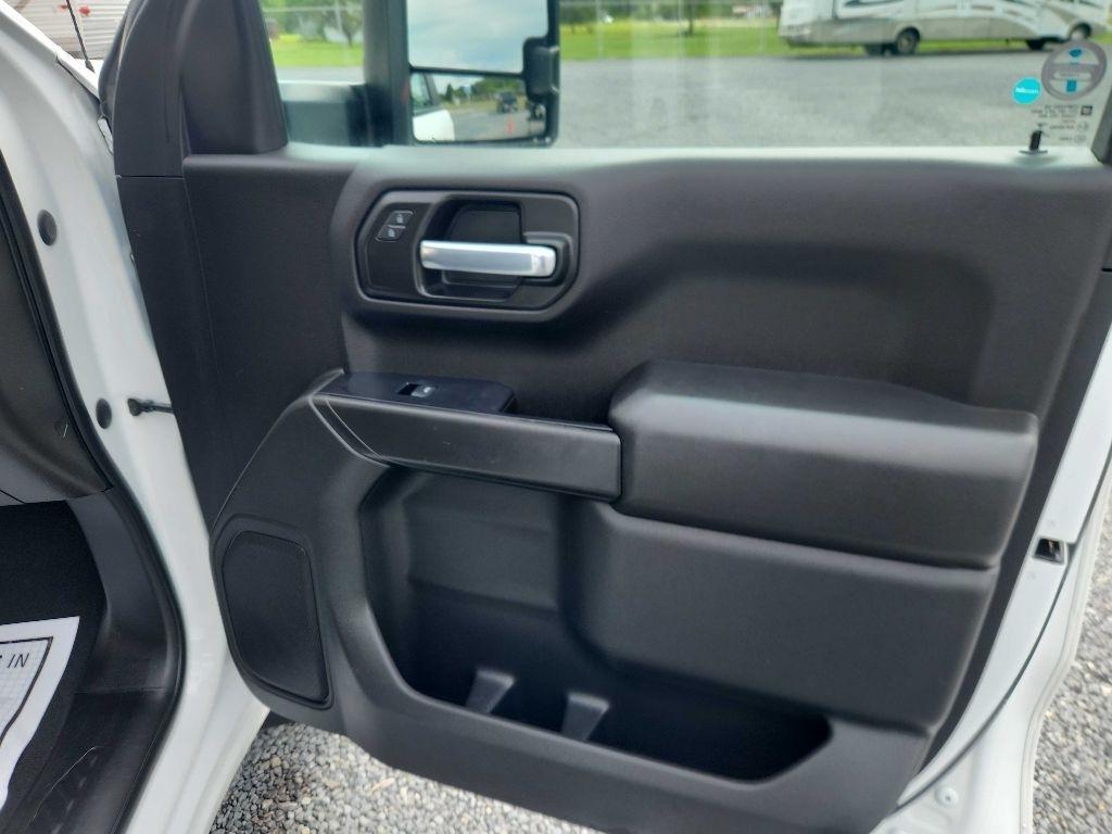 GMC Sierra 1500 Base Crew Cab Short Box 4WD 2021