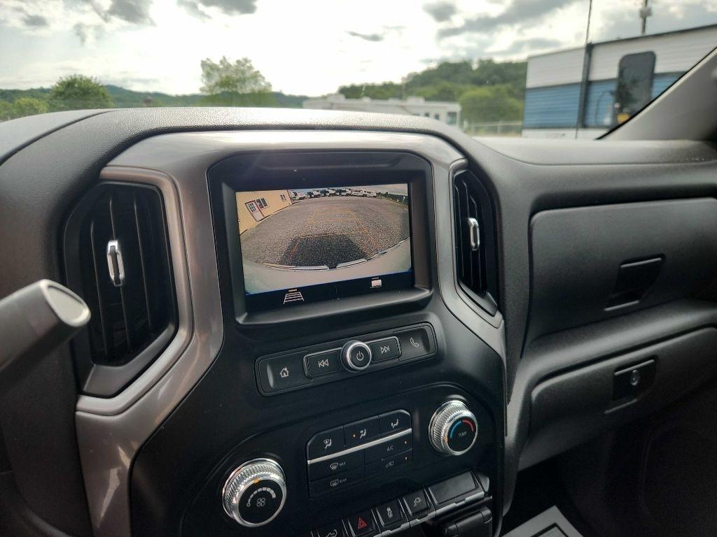 GMC Sierra 1500 Base Crew Cab Short Box 4WD 2021