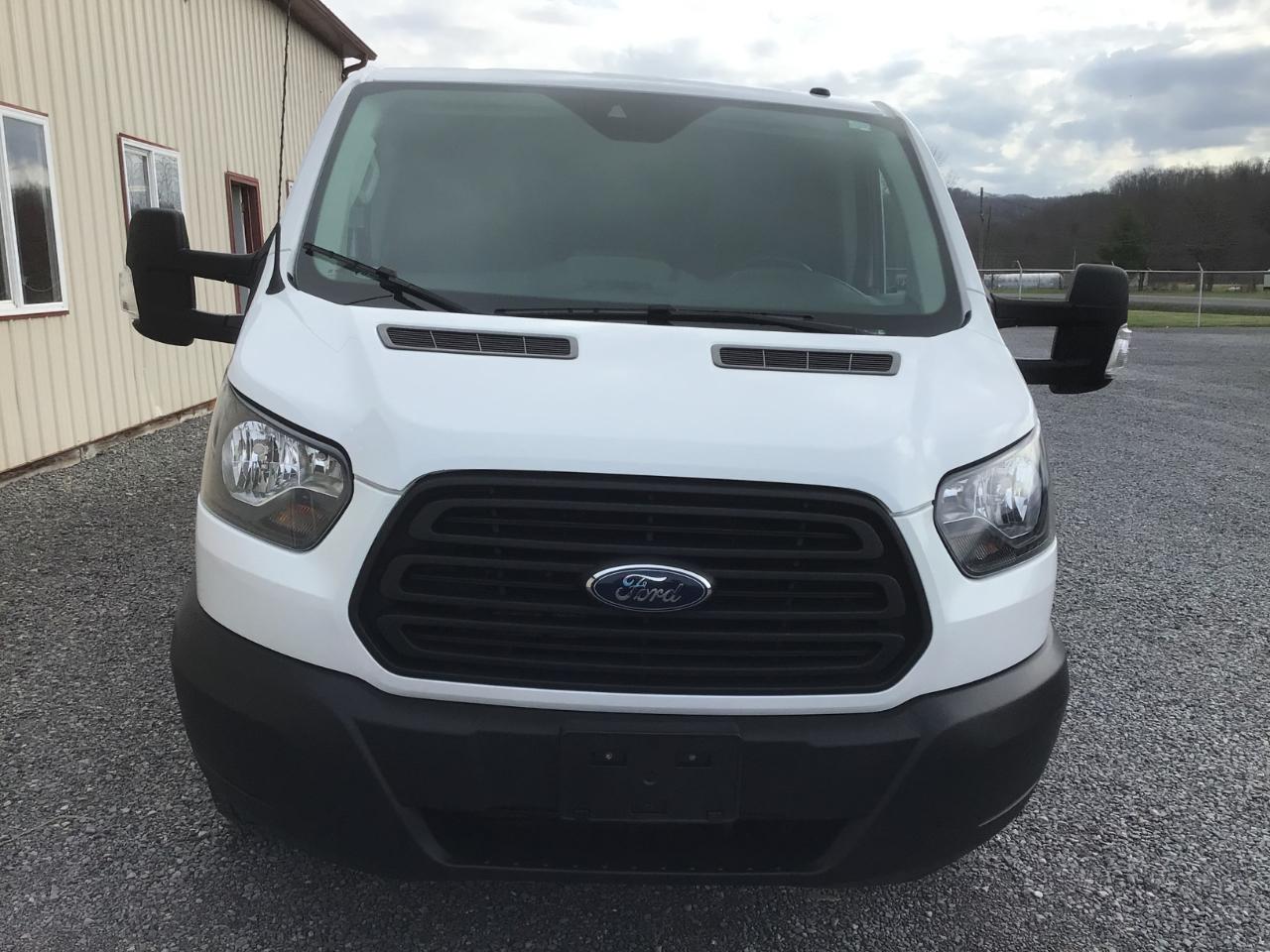 Ford Transit 250 Van Low Roof w/Sliding Pass. 130-in. WB 2019