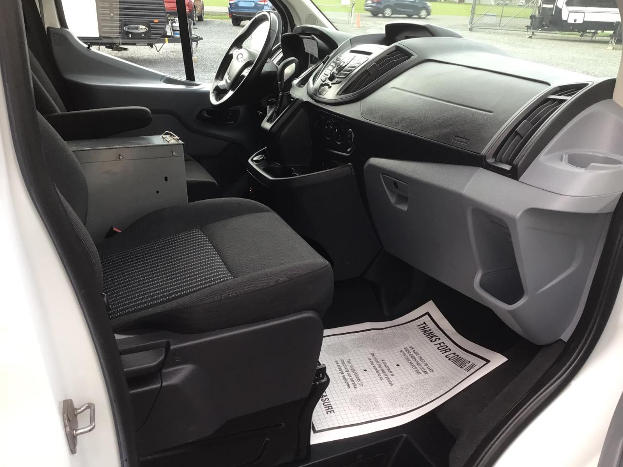 Ford Transit 250 Van Low Roof w/Sliding Pass. 130-in. WB 2019