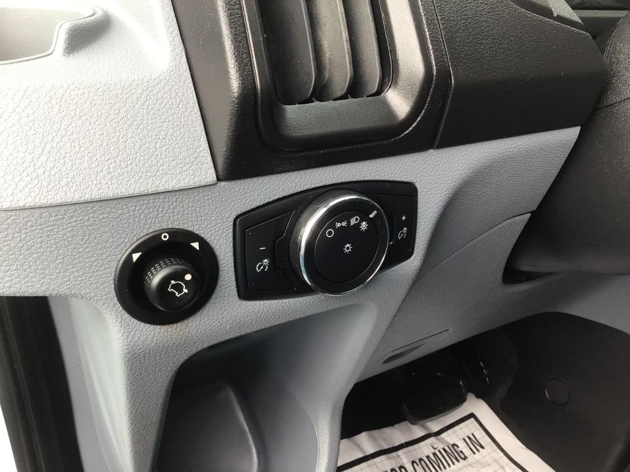 Ford Transit 250 Van Low Roof w/Sliding Pass. 130-in. WB 2019